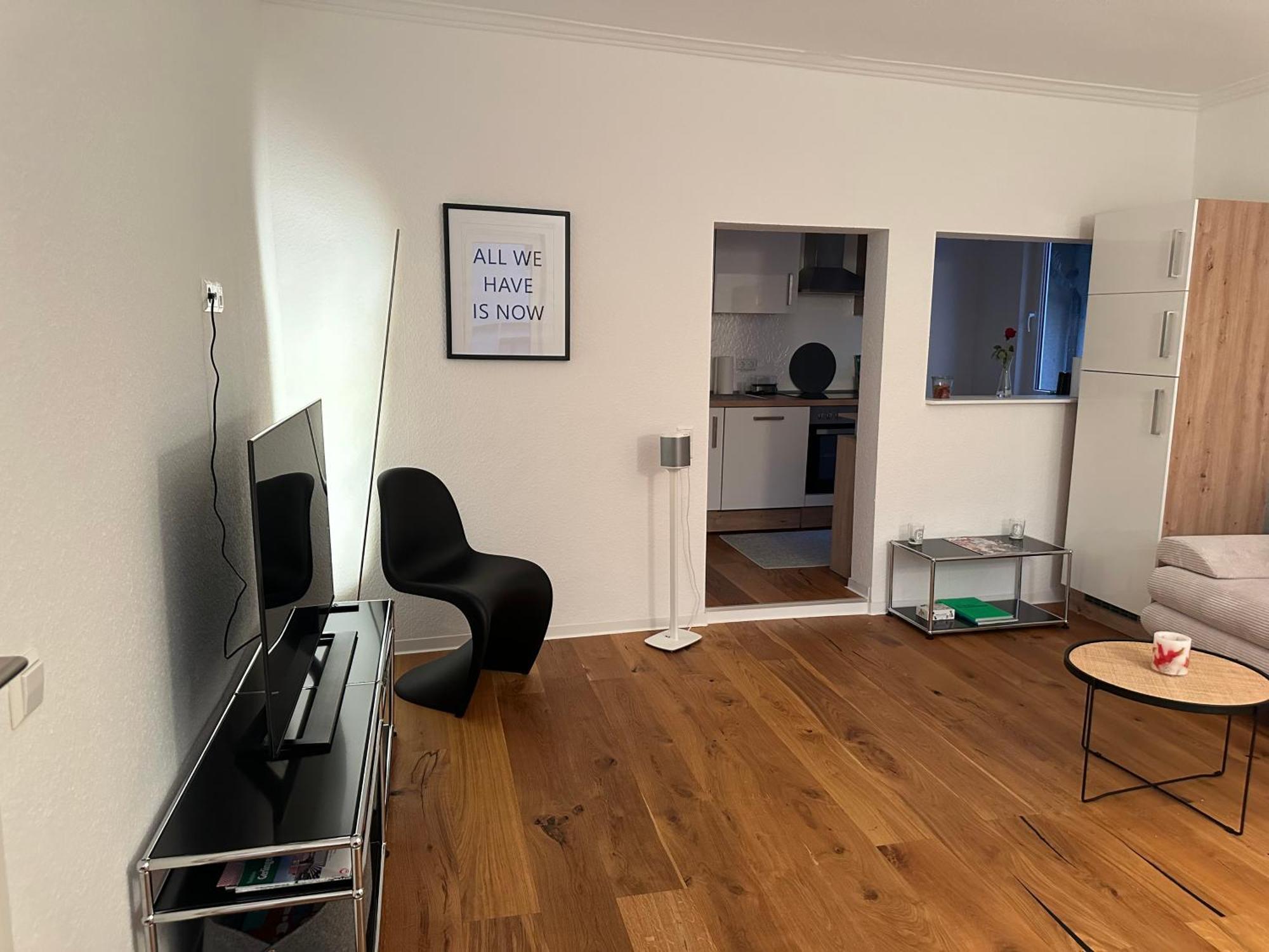 Stylisches Apartment Mit Grossem Tageslichbad Am Marktplatz Leonberg Eksteriør bilde