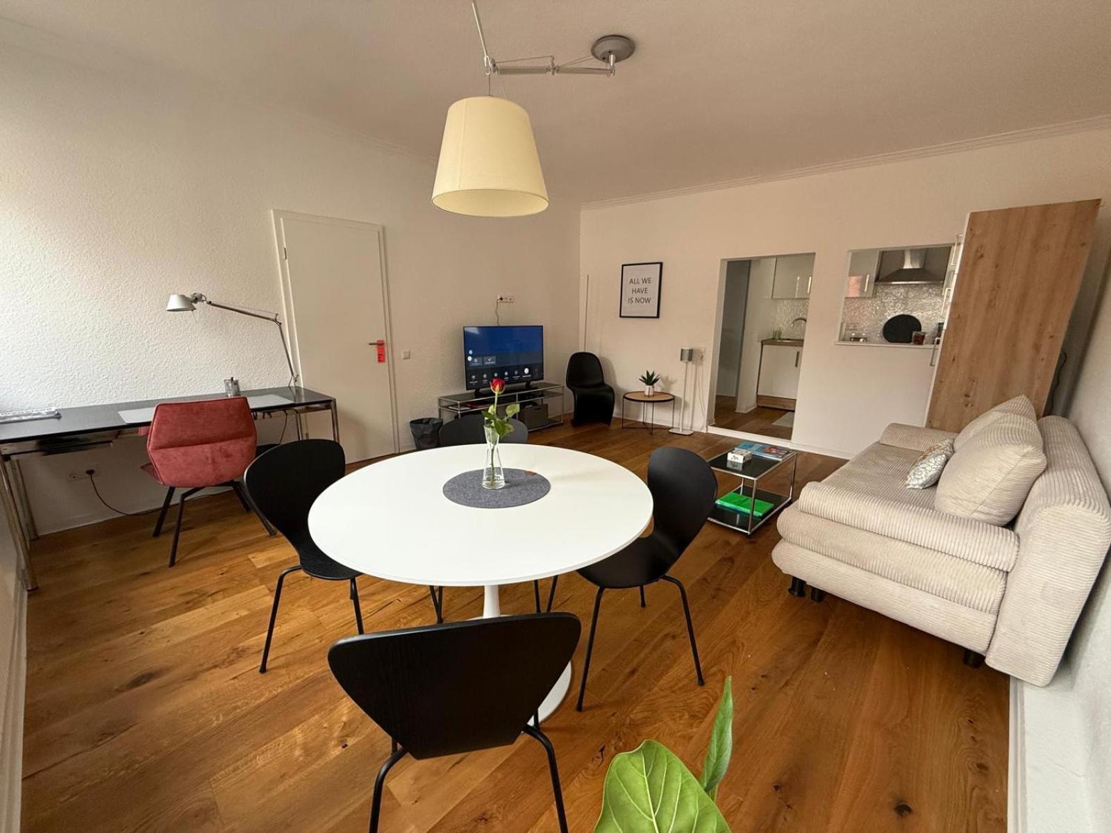 Stylisches Apartment Mit Grossem Tageslichbad Am Marktplatz Leonberg Eksteriør bilde